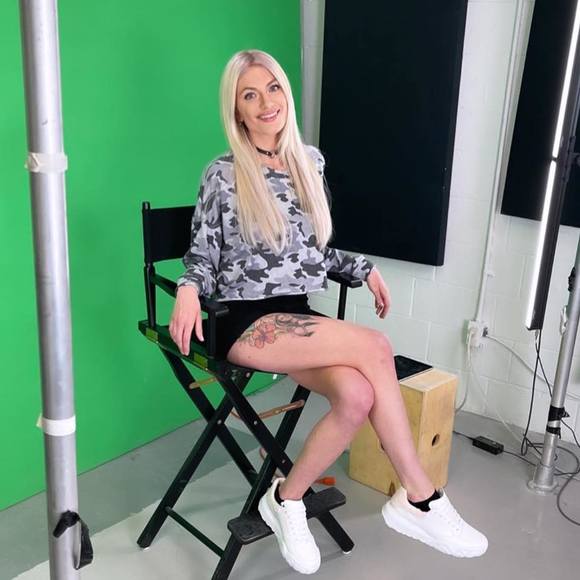 Meet your Posher, Kara - Picture 1 of 1